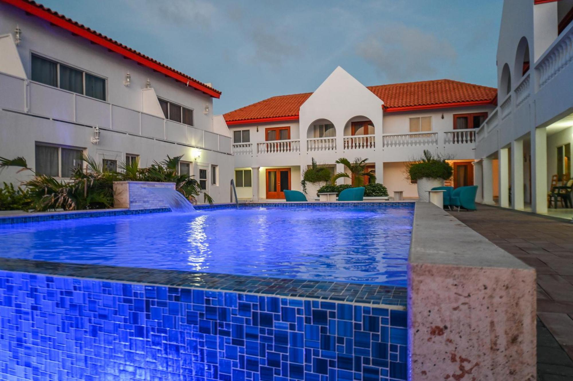 E Solo Aruba Apartments Oranjestad Exterior foto